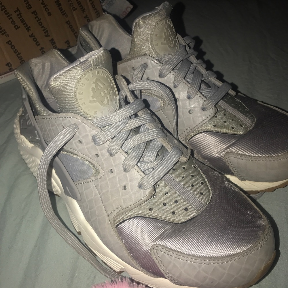 Grey Nike Huaraches